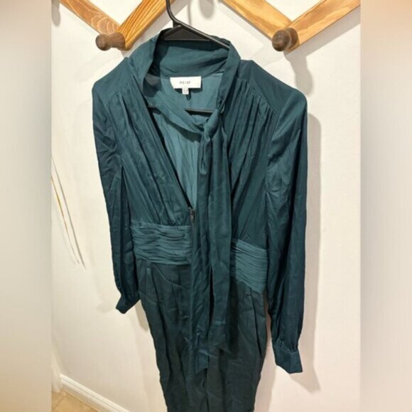 Reiss Kinley Plunge Tie Detail Green Jumpsuit - Picture 5 of 15